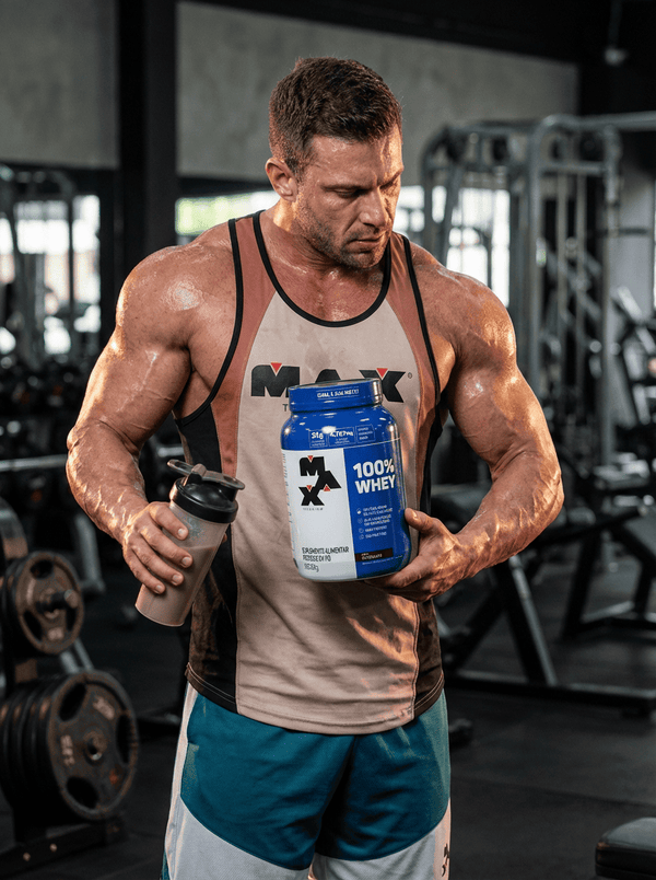 100% WHEY CHOCOLATE POTE 900G - MAX TITANIUM  - MORANGO